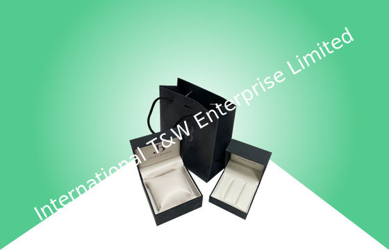 سعر جيد أكياس التسوق الورقية الملمعة / الماتية المخصصة CMYK / Pantone الطباعة اللون الانترنت