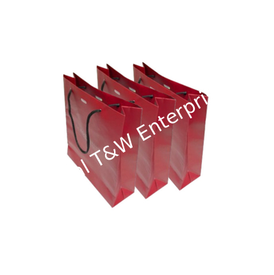 شراء طباعة أوفست حقائب التسوق الورقية المخصصة قابلة لإعادة التدوير مع مقبض طول اليد online manufacture